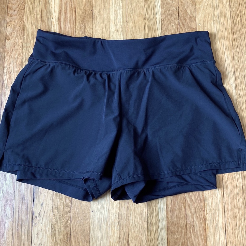 NWOT 90 degree running/yoga shorts